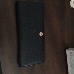 Black Tory Burch wallet